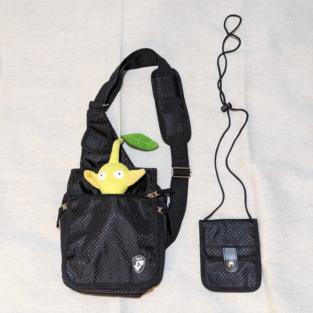 Heys Crossbody Bag and Neck Wallet